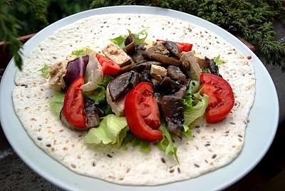 Tortilla z marynowanym tofu