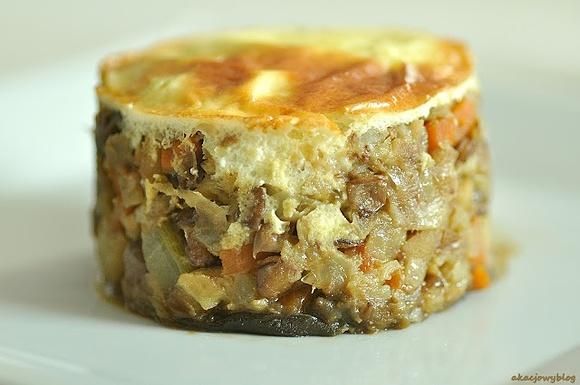 Wegetariańska uczta z bobotie, klasyczne danie z rpa