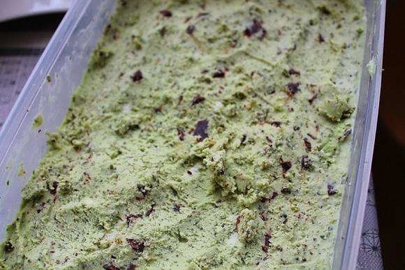 Lody miętowe z gorzką czekoladą