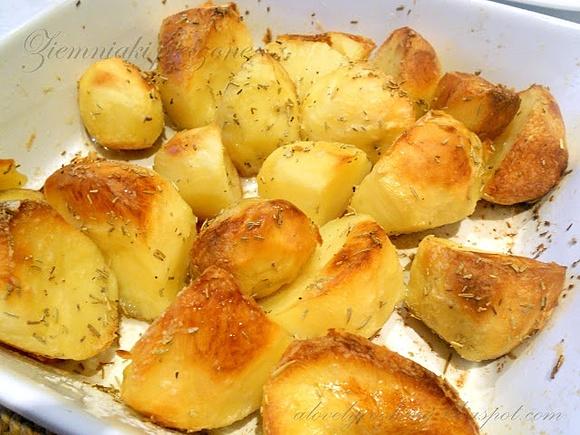 Pieczone ziemniaki z sosem tzatziki