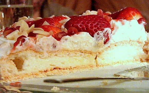 Pavlova z truskawkami