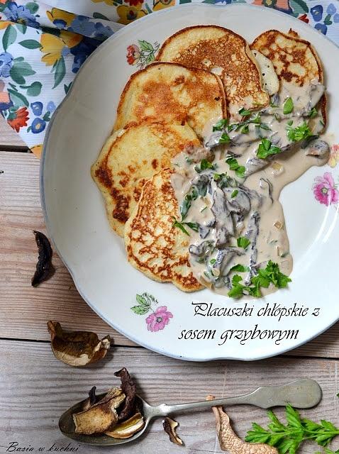Placuszki chłopskie z sosem grzybowym
