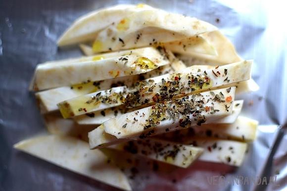 Frytki z selera i marchewki z grilla
