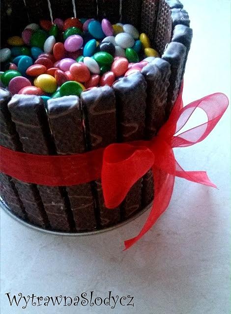 Tort urodzinowy z lentilkami