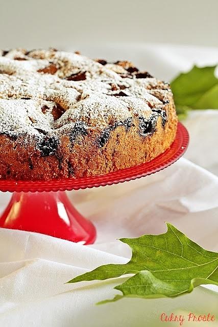 Najprostsze ciasto ze śliwkami i czekoladą
