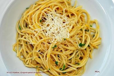 Spaghetti z sosem pomarańczowym