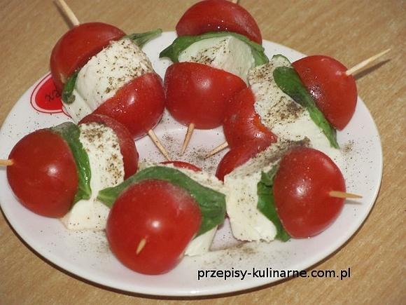 Koreczki Caprese