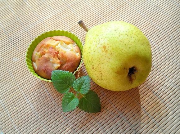 Muffiny gruszkowe z białą czekoladą
