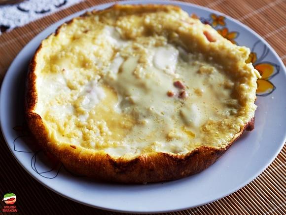 Frittata z boczkiem i serem - szybki przepis na śniadanie