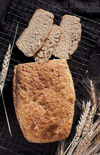 Drożdżowy chleb pszenno-żytni bez wyrastania w koszyczku