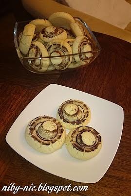 Ciasteczka z pieczarkami i herbatą