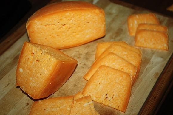 Ser żółty dojrzewający Colby Jack domowej roboty