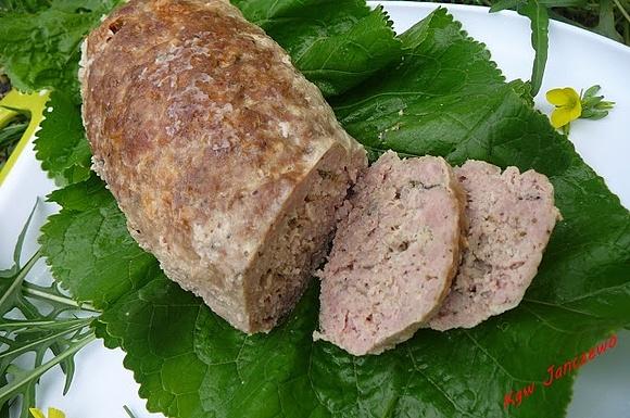 Klops na liściu chrzanu