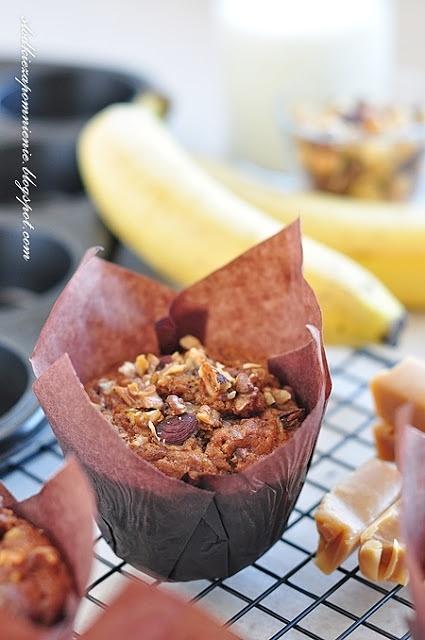 Muffiny bananowe z krówkami i orzechami