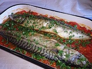 Makrela pieczona w aromatycznych warzywach