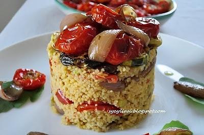 Kuskus z pomidorkami confit