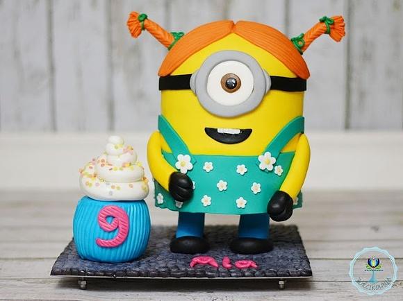 Minionek Tort anty-grawitacyjny