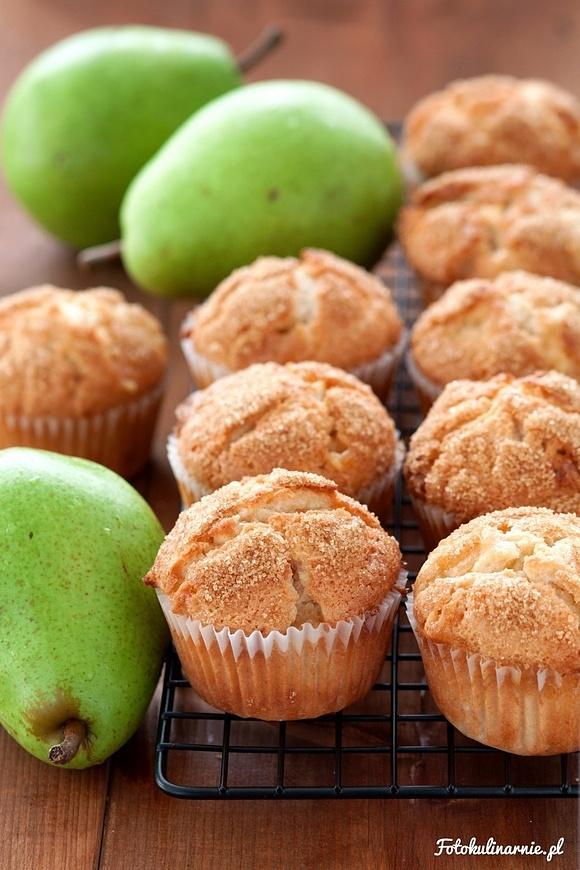 Muffiny z gruszką i białą czekoladą