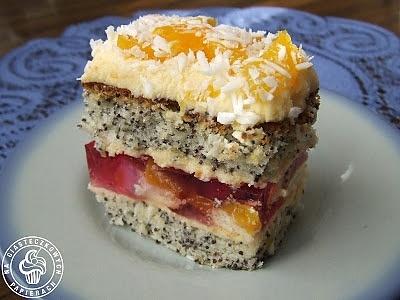 Makowe ciasto z brzoskwiniami i galaretką