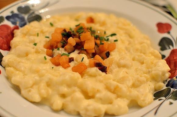 Gdzie zjeść w bratysławie część 2 - bryndzové halušky