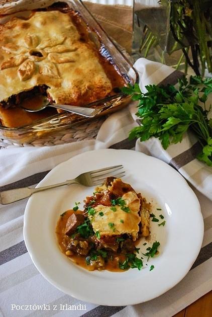 Pie z wołowiną i chorizo