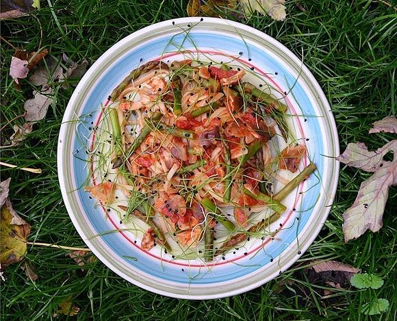 Linguine z grzybami shitake i szparagami