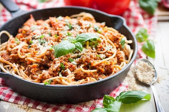 Spaghetti tofu bolognese – wegańskie comfort food
