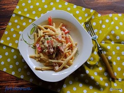 Włoskie rurki z sosem i ricottą