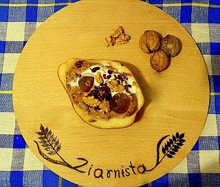 Nadziewane gruszki z serem twarogowym i orzechami