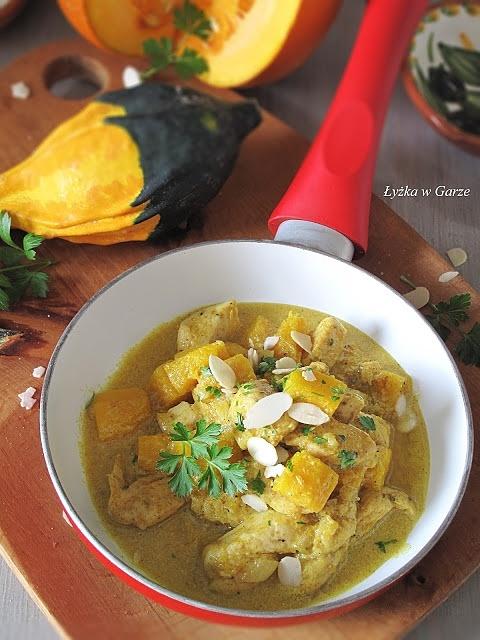 Jogurtowe curry z dynią i kurczakiem