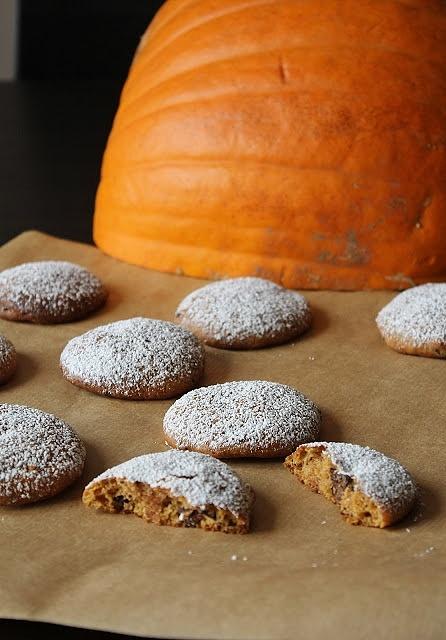 Dyniowe snickerdoodles z czekoladą