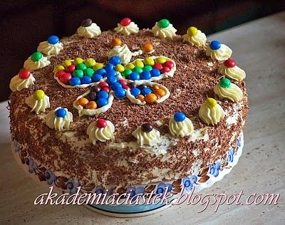 Tort z dżemem porzeczkowym