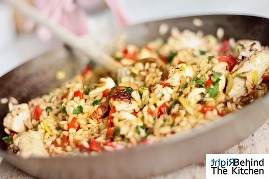 Risotto z czerwoną papryką, indykiem i zielonymi oliwkami