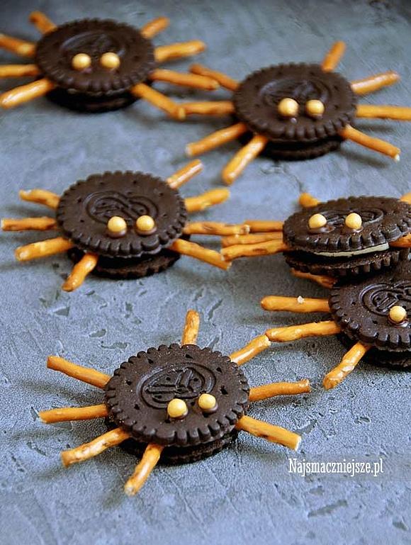 Ciasteczka pająki na Halloween - prosty przepis dla dzieci