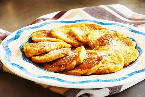 Orkiszowe placki z soku marchewkowego, jabłek i ricotty