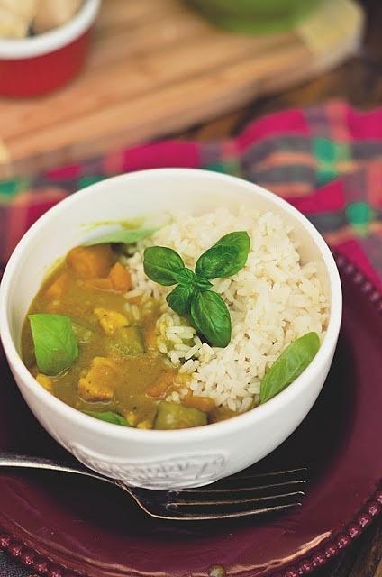 Żółte curry z dynią, cukinią i kurczakiem