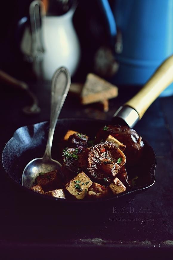 Rydze smażone z tofu w stylu orientalnym