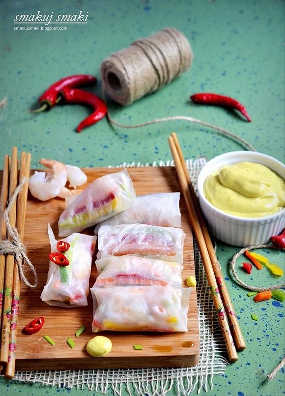 Spring rolls z krewetkami i sosem musztardowym z curry