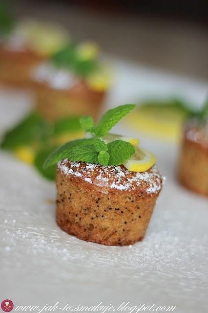 Cytrynowe muffinki z makiem