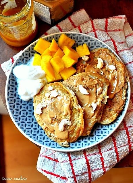 Miękkie placki owsiane z nasionami chia i mango