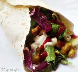 Tortilla z kurczakiem i warzywami