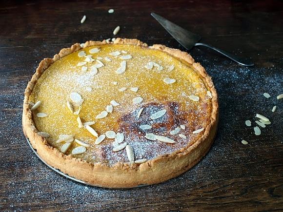 Tarta dyniowa na migdałowym spodzie