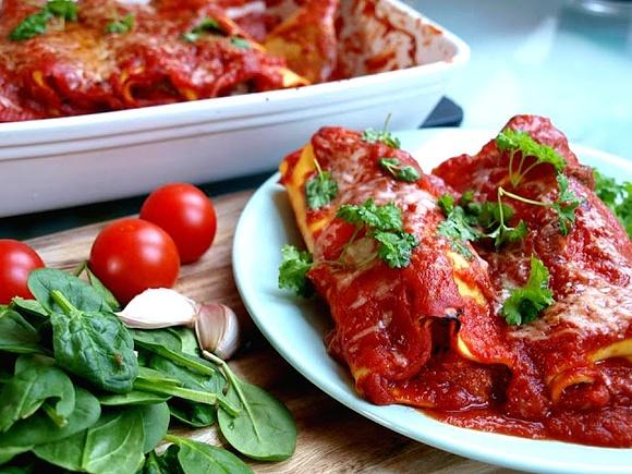 Cannelloni z indym, ricottą i pieczoną papryką