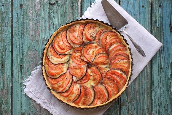 Tarta z pomidorów, bakłażana i mozzarelli