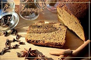 Korzenne ciasto z melasą