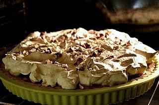 Tarta ze śliwkami i bezą bezglutenowa