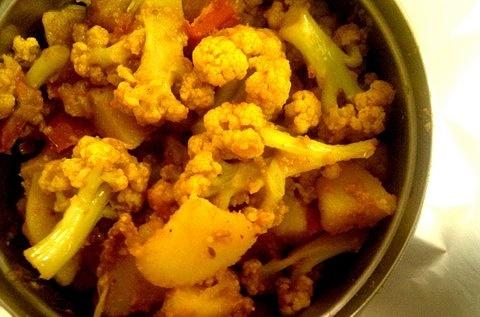 Aloo Gobi - indyjskie danie wegetariańskie