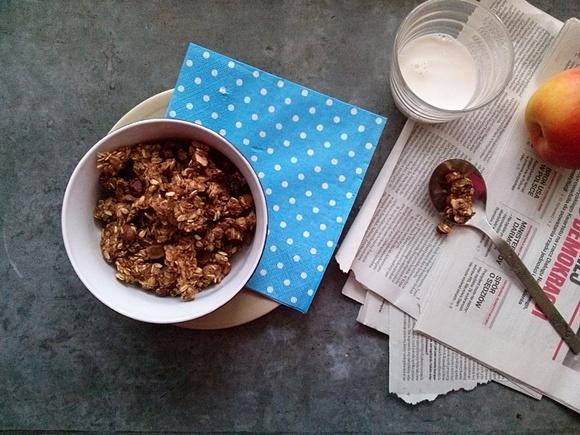 Jesienna granola z jabłkiem i cynamonem