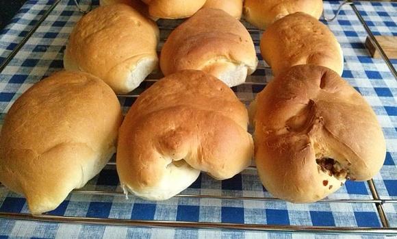 Drożdżowe bułki z kaszą gryczaną