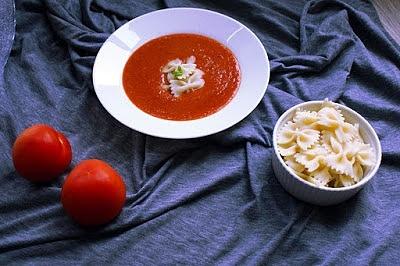 Pomidorowa z soczewicy z chili - rozgrzewająca zupa na jesień